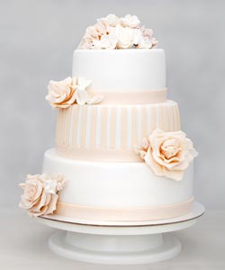 Elegant bröllopstårta